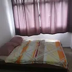 Quarto Em Apartamento